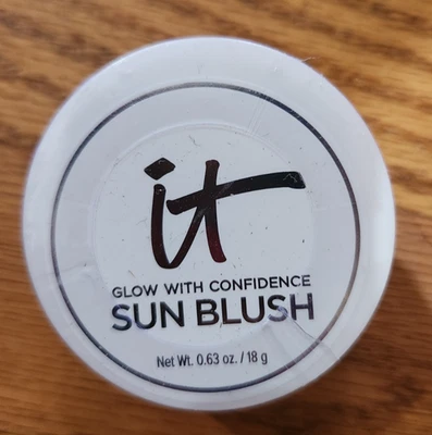 It Cosmetics - Glow w/ Confidence Sun Blush/Bronzer , SUN GAZE 50 - Image 1 of 2