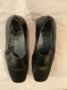 NEXT BOYS BLACK LEATHER FORMAL LOAFERS SIZE UK 3 EU 35.5 USED - Picture 1 of 2