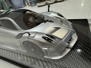 1/18 BBR PAGANI IMOLA MATT SILVER Carbon Fiber Base Display case - Picture 1 of 6
