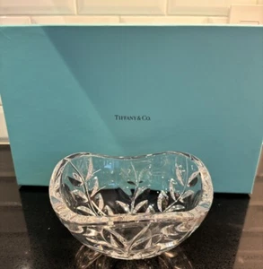 Tiffany and Co. Crystal Candy Bowl Floral Vine Leaves Wavy Edges 6" Josef Ridel - Picture 1 of 10