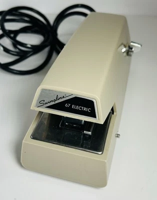 Grapadora comercial eléctrica de alta resistencia Swingline 67 de colección Foto 1 de 4