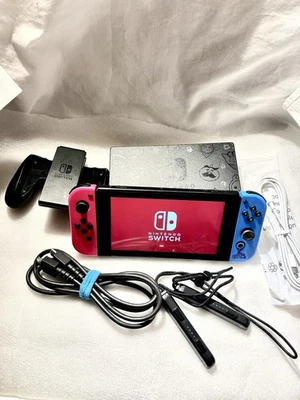 Paquete de consola Nintendo Switch HAC-001 (-01) Fortnite Wildcat azul/rosa Foto 1 de 4