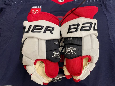 WINNIPEG JETS NHL ISSUED HERITAGE NEW NOT USED HOCKEY GLOVES BAUER 1X PRO 14 IN Cover