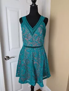 Gianni Bini Green With Coral Liner Summer Cut Out Lace Dress Cute Spring Medium - Picture 1 of 11