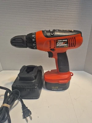 Taladro Black & Decker Fire Storm FS1320 con batería y cargador batería 13,2 V Foto 1 de 4