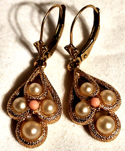 VTG Avon Pair Earrings 1.25" Drop Pink Center Stone Faux Pearls Gold Tone Metal