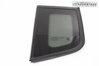 2015-2018 JEEP RENEGADE LATITUDE ЗАДНЯЯ ЛЕВАЯ БОКОВАЯ ЧЕТВЕРТЬ ПАНЕЛИ ОКОННОЕ СТЕКЛО OEM - Изображение 1 из 4