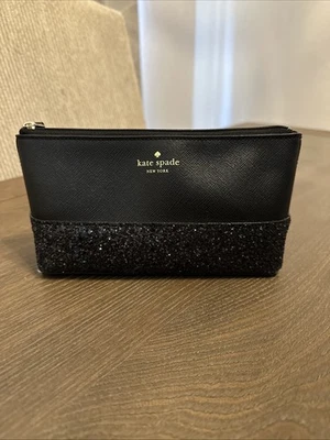 Блестящая косметичка KATE SPADE New York Greta Court черная б/у в отличном состоянии - Изображение 1 из 4
