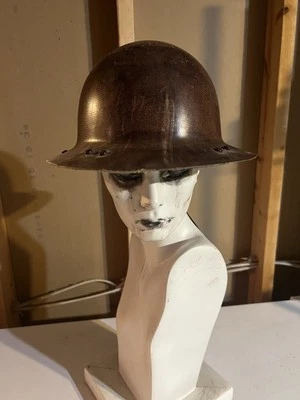 ВИНТАЖНЫЙ ШЛЕМ ШАХТЕРА MSA SKULLGARD ИЗ СТЕКЛОВОЛОКНА С ПОЛЯМИ С ПОДКЛАДКОЙ 60-е - Изображение 1 из 4