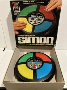 Gioco Milton Bradley Simon 1978 vintage funzionante con scatola - Foto 1 di 5