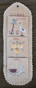 Vintage Florida Woven Letters Bills Wall Hanging Pocket Organizer - Picture 1 of 5