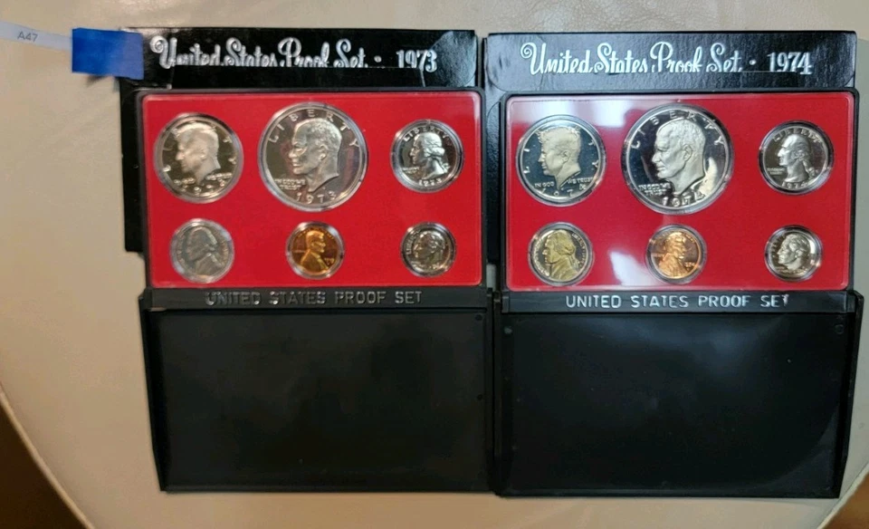 Lot 1973,1974 U S Proof Set With Govt Cardboard Holder - Image 1 of 2