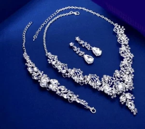 PRICE DROP!! Jewelry Set Necklace Bracelet Earrings Crystal New In Box - Picture 1 of 5