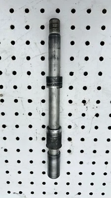 Honda VT750 2005 Shadow Aero perno de eje de rueda delantera Foto 1 de 4