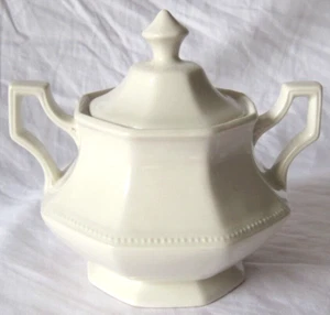 Johnson Bros Heritage White Lidded Sugar Bowl. Excellent. Made in England - Picture 1 of 7