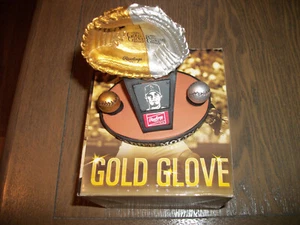 YADIER MOLINA GOLD AND PLATINUM GLOVE AWARD WINNER STATUTE - SEE SCAN - Picture 1 of 1