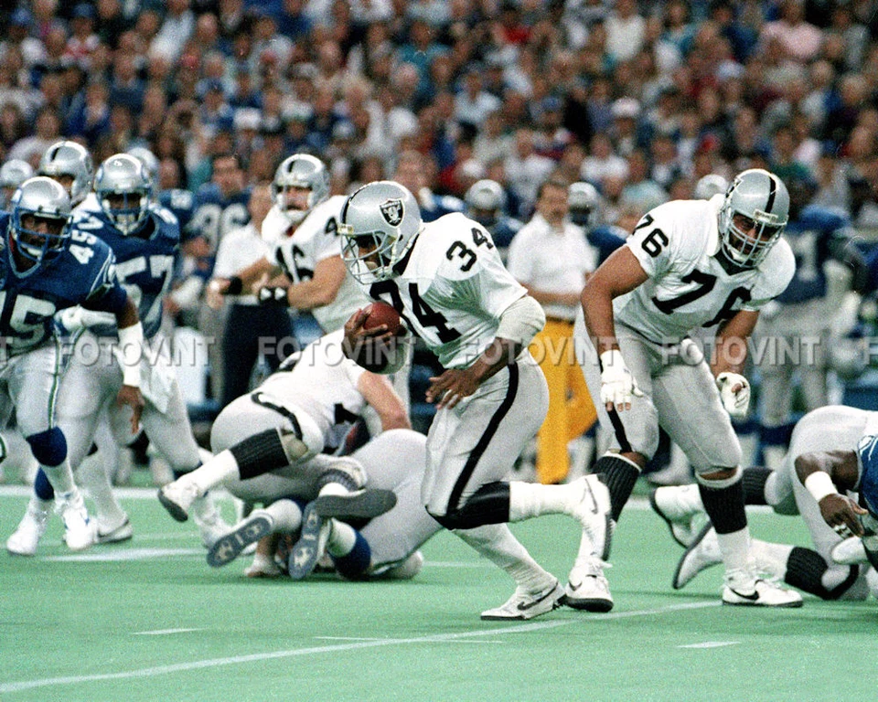 Foto Imagen de BO JACKSON LOS ANGELES RAIDERS MNF v Seattle 8x10 11x14 11x17 (BJ2) Foto 1 de 1
