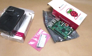 Canakit Raspberry Pi2 Model B w/Black Case 8GB Card - Afbeelding 1 van 7