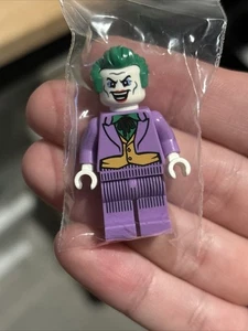 SJ Bricks The Joker Minifigure DC Comics Batman Custom LEGO Retired PAD Printed - Picture 1 of 1