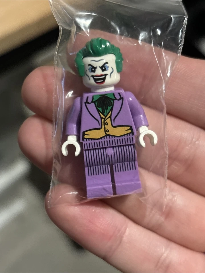 SJ Bricks The Joker Minifigure DC Comics Batman Custom LEGO Retired PAD Printed - Image 1 of 1