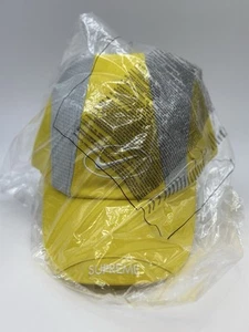 Gorra para correr Supreme x Nike - Amarilla - NUEVA - HJ7959-735 - Imagen 1 de 3