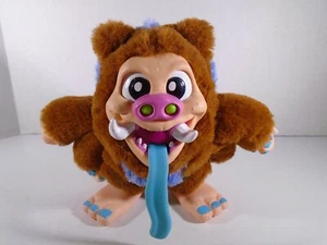 MGA Entertainment 2017--Sorpresa de criaturas de caja--Figura de cerdo resoplido (mira) - Imagen 1 de 6