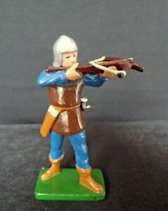 40236  Britains Toy Soldiers French Crossbowman on Foot Knight 