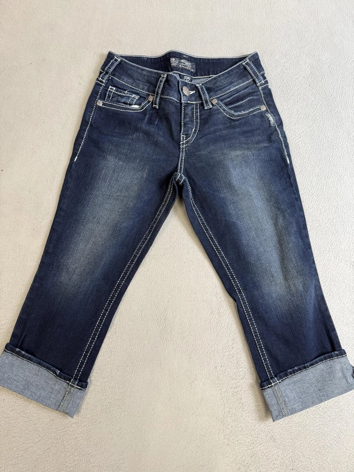 Pantalones de mezclilla plateados Suki Capri para mujer 29 bolsillos bordados elásticos Foto 1 de 4