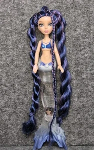 Muñeca Mermaze Mermaidz Color Cambiante Invierno Olas Nera Brillo MGA 14" - Imagen 1 de 19