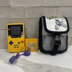 Consola Gameboy Color Pokemon Pikachu Probada Y Funciona Lote Jigglypuff Estuche Lugia - Imagen 1 de 8