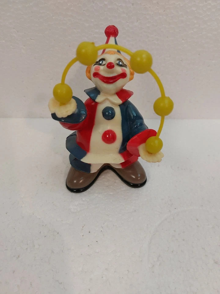 Boneco de plástico vintage 1977 Wilton topo de bolo malabarismo palhaço topo de bolo 4" - Imagem 1 de 4