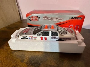 Action 1:24 Darrell Waltrip #11 The Victory Lap / 3X Champion 2003 Monte Carlo - Picture 1 of 11