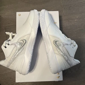 Nike Zoom Lebron NXXT Gen AMPD Men's Shoes White/Metallic Silver Sz 9 FJ1566 102 - Picture 1 of 11