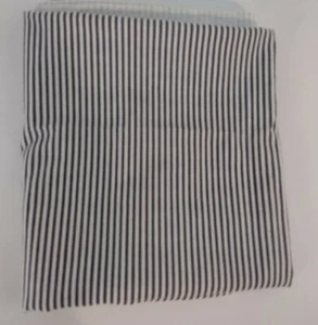 Blankie de recepción de franela blanca gris oscuro a rayas Carter's - Imagen 1 de 6