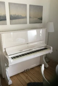 Steinway & Sons Klavier in Hochglanz weiß - Picture 1 of 6