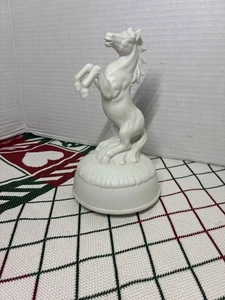 Horse music box rotating ￼ - Picture 1 of 2