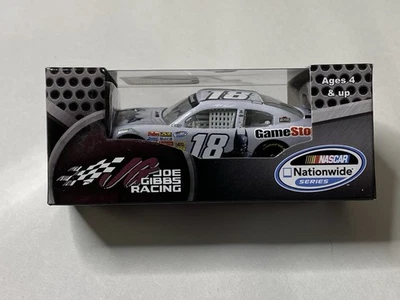 2013 Nationwide Series #18 JGR Gamestop Batman Matt Kenseth 1:64 NASCAR Diecast Foto 1 de 4