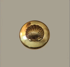 1960s English Lacquered Brass Clam Shell Box - Picture 1 of 6