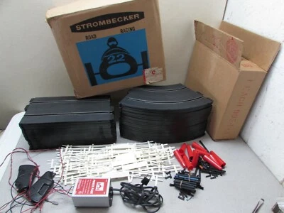 Lote de pista de carreras de carretera Strombecker Slot Car de colección con controladores fuente de alimentación Foto 1 de 4