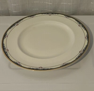 Royal Doulton Bone China ~ Rhodes H5099 ~ Dinner Plate 10 3/4" ~ England