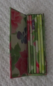 Two's Company Vintage Blumen Bleistifte Etui Blumen NIE BENUTZT - Bild 1 von 2