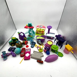 Gemischtes Spielzeugpaket Littlest Pet Shop, Polly Pocket, Autos, Mini Figuren & Zubehör - Bild 1 von 6