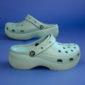 Crocs Iconic Comfort Classic Hiker Ombre Clog Size W/9 Light Blue - Picture 1 of 13