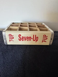 Caja de madera Seven Up para mini botellas - Imagen 1 de 4