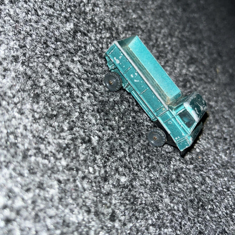 Camión fundido a presión Husky Land Rover usado verde azulado #200 Foto 1 de 3