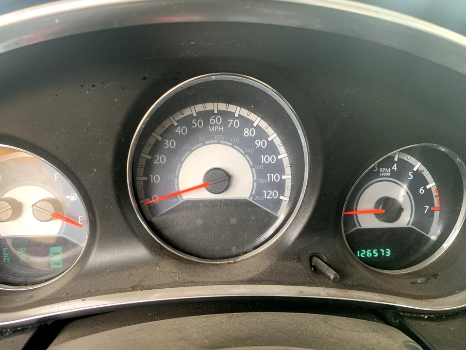 Cuadro de instrumentos Chrysler 200 2011-2014 velocímetro medidores 126573 millas Foto 1 de 3