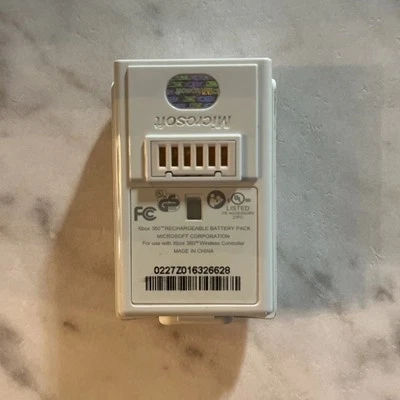 Official Microsoft Xbox 360 White Rechargeable Battery Packs Controller OEM - Image 1 of 2