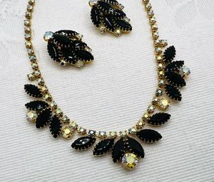 Juego de pendientes clip collar tono dorado con estrás AB de vidrio negro vintage La Rel - Imagen 1 de 14