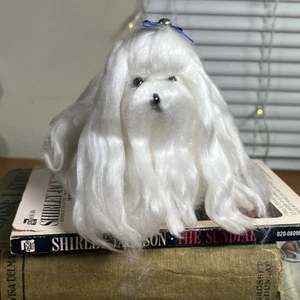 Figura de fieltro de aguja de perro maltés hecha a mano de colección escultura realista miniatura única en su clase - Imagen 1 de 10
