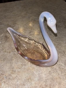 Vintage Duncan & Miller rosa schimmernd gekräuselten Rand Wikinger Schwan selten / 9" lang - Bild 1 von 9